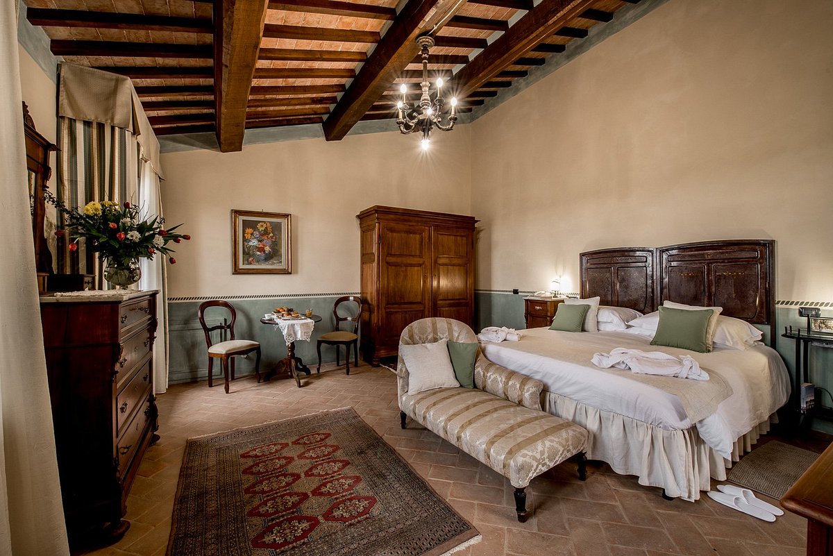 AGRITURISMO PODERE LA ROCCA - Prices & Guest house Reviews (Montepulciano,  Italy)