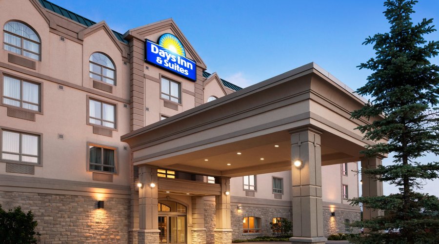 Welcome to the Days Inn & Suites Collingwood