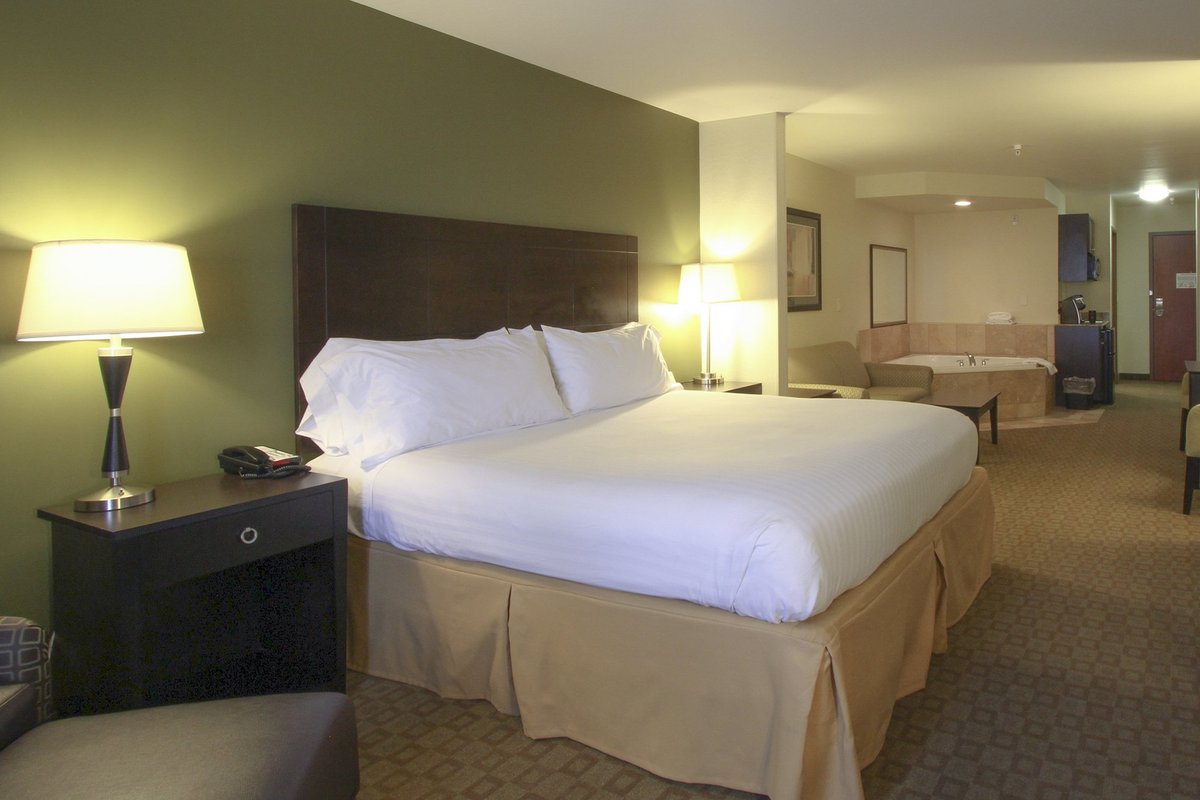 GreenTree Inn & Suites Florence Rooms: Pictures & Reviews - Tripadvisor