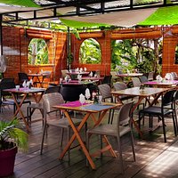 La terrasse: convivial, agréable, entre amis ou en famille, tout est permis