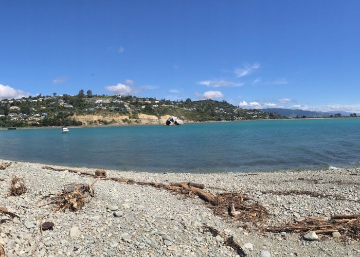 Haulashore looking towards rocks road Tahuna beach