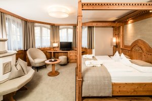 Room & Suite