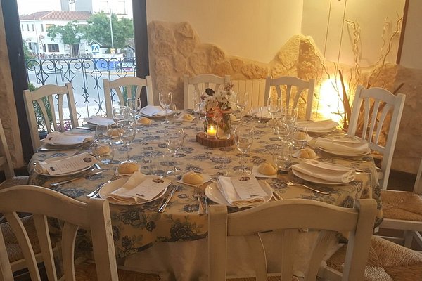 Carrito Chuches Comuniones ó Bodas - Picture of Hotel Restaurante Dulcinea,  El Toboso - Tripadvisor