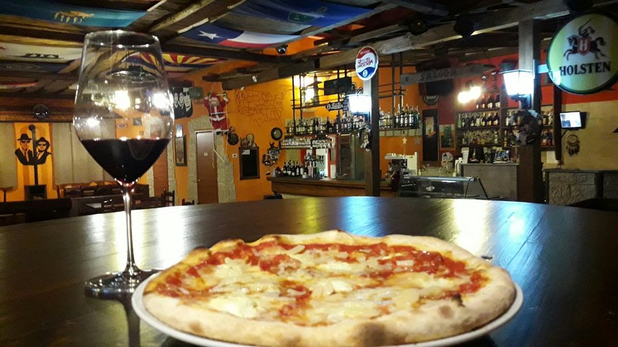 Chiodo Fisso - Risto Pizza Music Pub, Cairo Montenotte - 레스토랑 리뷰 - 트립어드바이저
