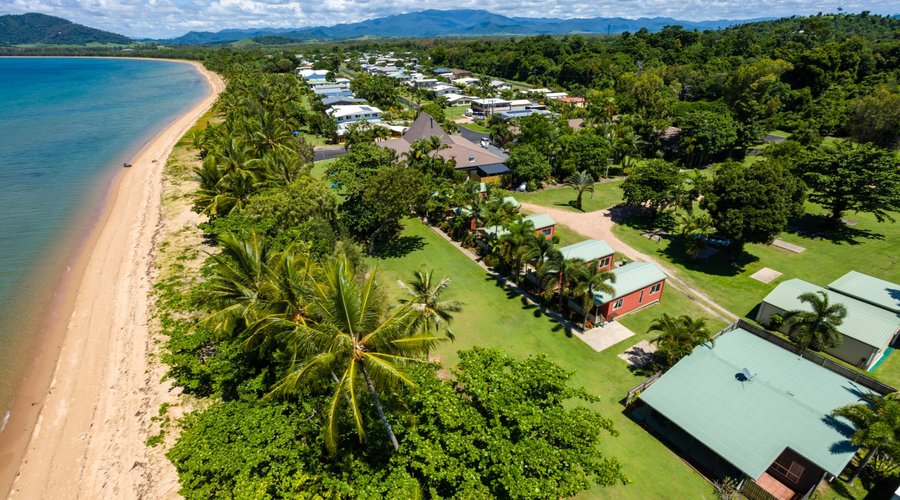 Absolute beachfront location and only 800m from King Reef, part of the Great Barrier Reef