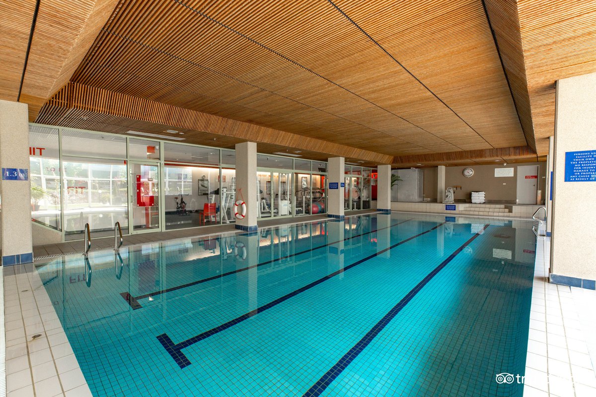 Rydges Canberra Pool: Pictures & Reviews - Tripadvisor