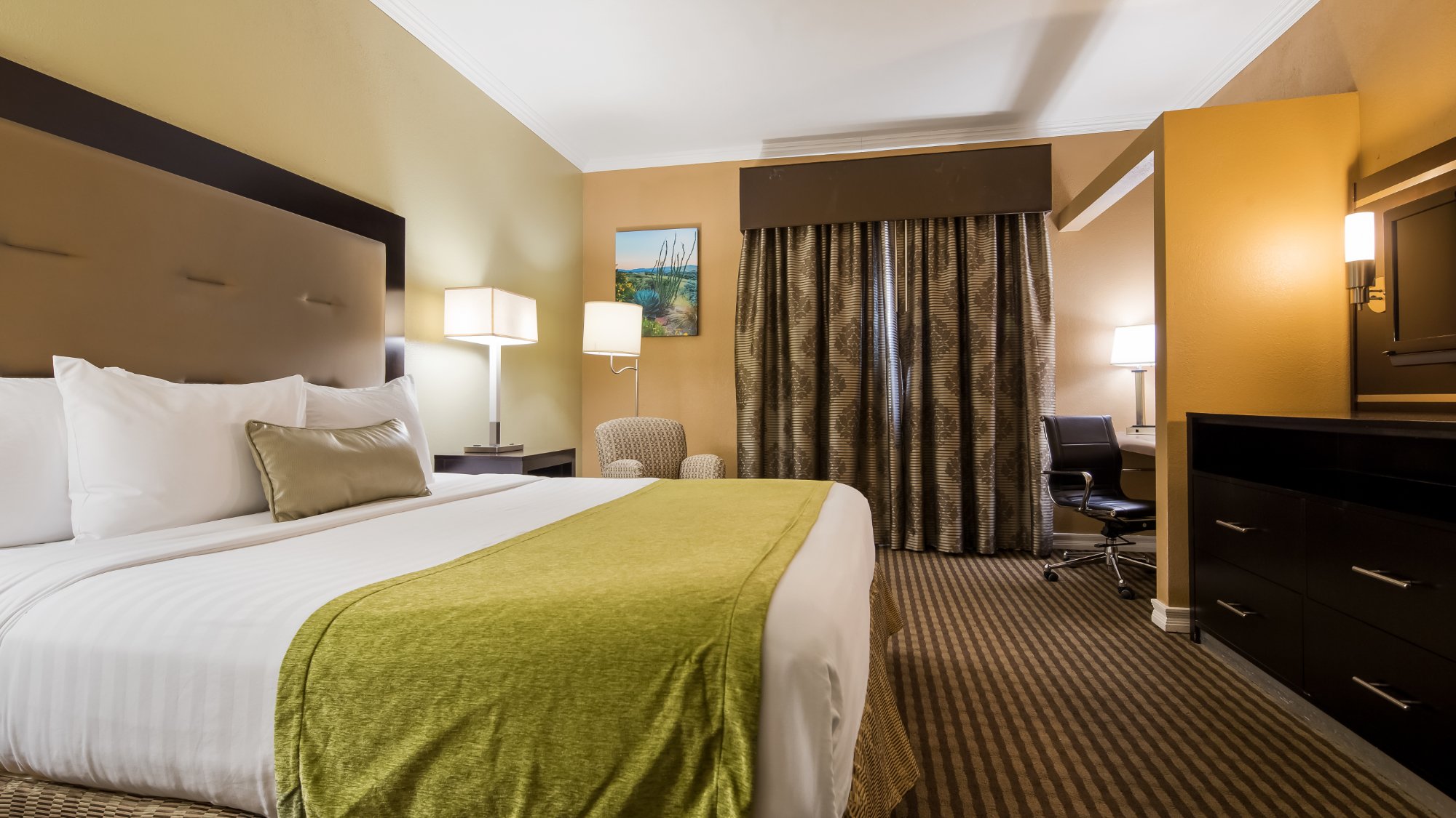 Hotel photo 13 of Best Western Royal Sun Inn & Suites.