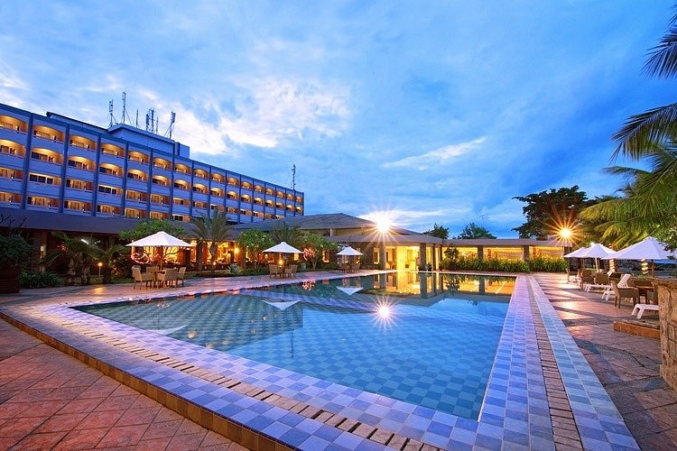 PANGERAN BEACH HOTEL, hotel di Padang