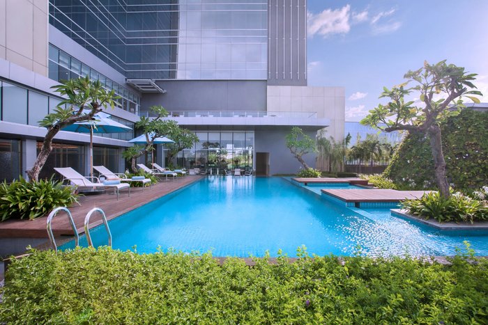 Mercure Jakarta Pantai Indah Kapuk Pool Pictures & Reviews - Tripadvisor