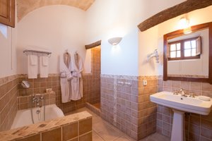 Room & Suite