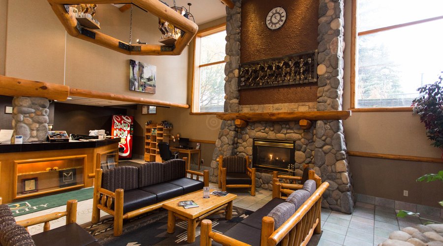 Lobby at the Quality Resort Chateau Canmore