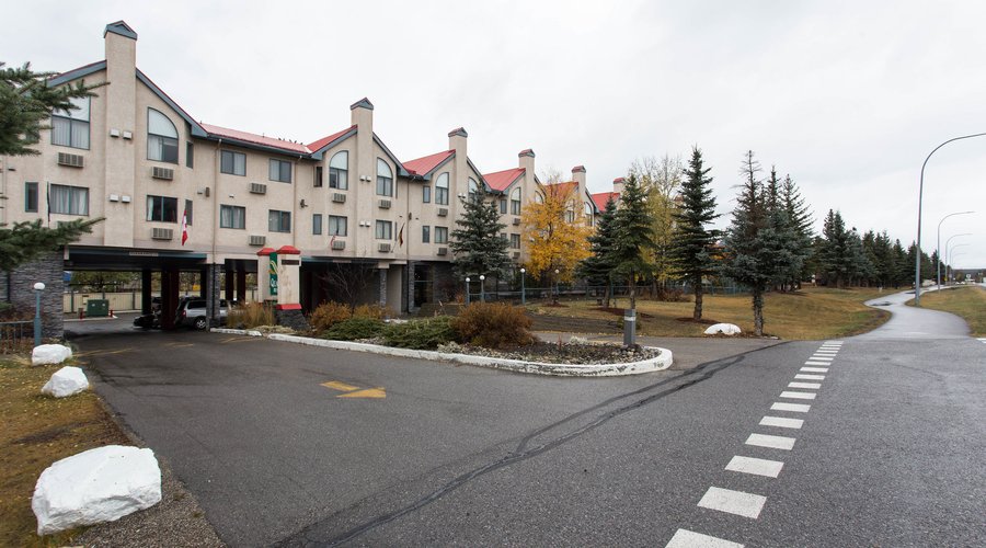 Street at the Quality Resort Chateau Canmore