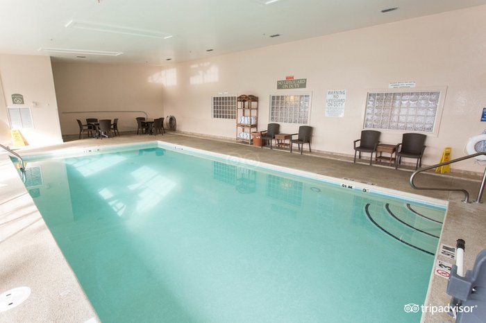 Quality Inn & Suites Hendersonville - Flat Rock Pool: Pictures ...