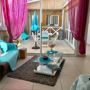 Le Salon donnant sur le patio