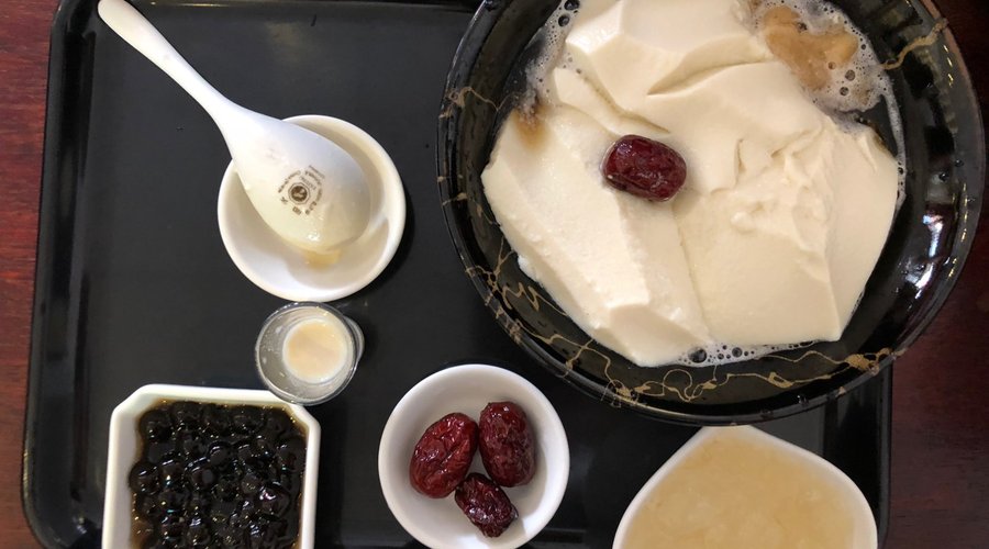冰豆花有附煉乳。