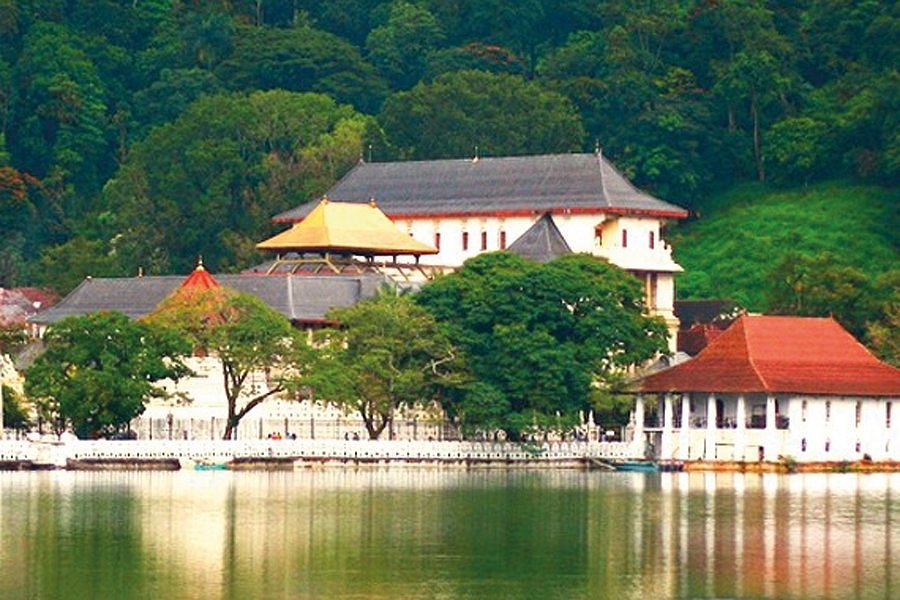 Temple of the Sacred Tooth Relic image