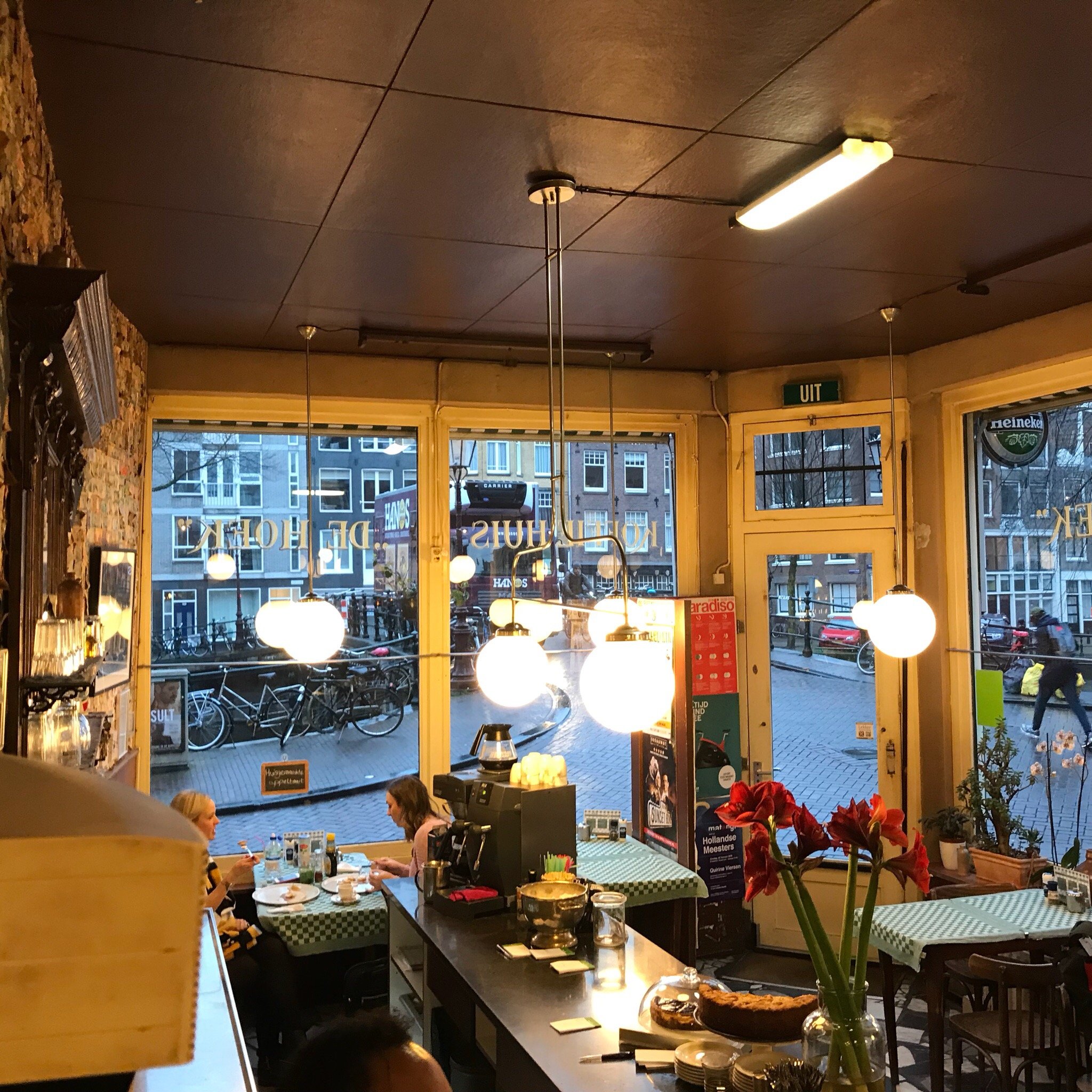 Dr martens hotsell 9 straatjes cafe