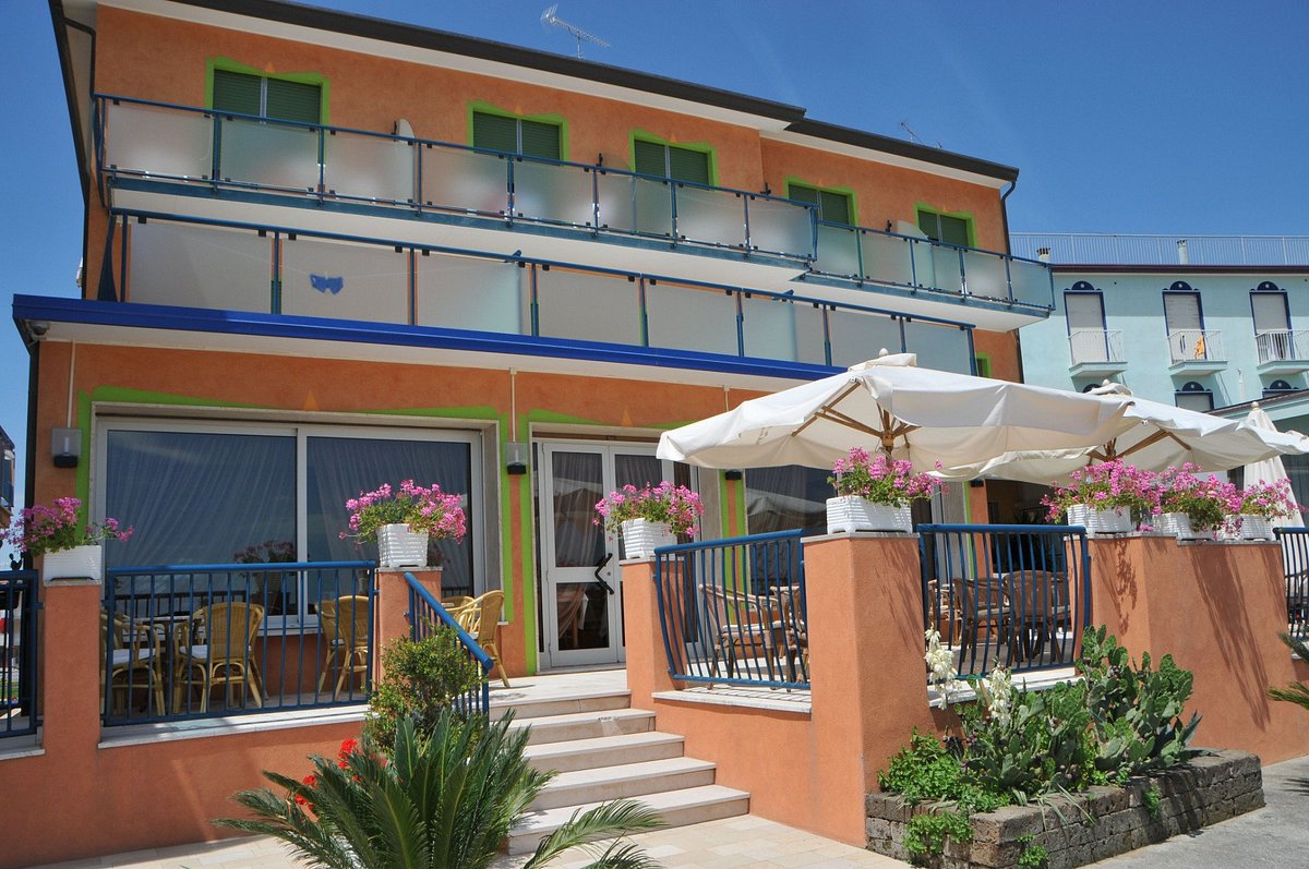 HOTEL GIACOMAZZO - Prices & Lodge Reviews (Caorle, Italy)