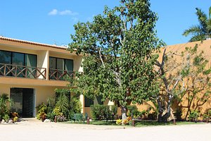 Hotel Roazi in Tizimin, image may contain: Villa, Hacienda, Hotel, Resort