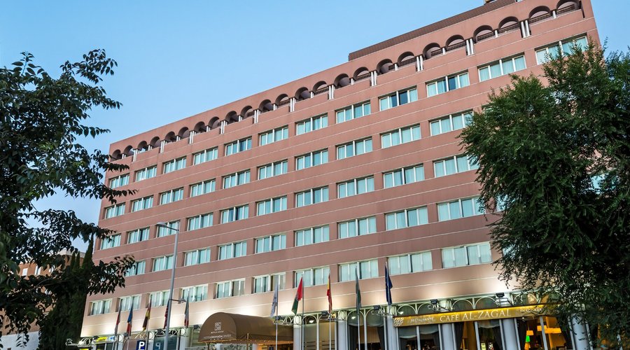 Fachada Hotel Granada Center