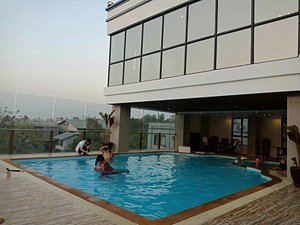 Hotel Apex in Mandalay, image may contain: Hotel, Resort, Villa, Pool
