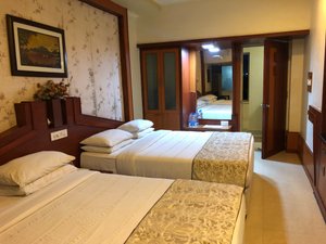 Room & Suite
