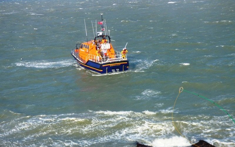 28Feb18 - preparing to recover in very windy & bitterly cold conditions