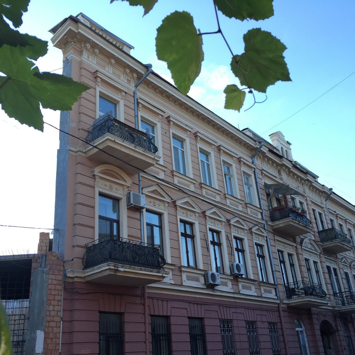 Flat House House-Wall or Witch House, Одесса: лучшие советы перед  посещением - Tripadvisor