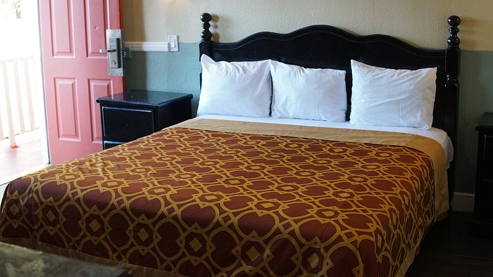 Bed Banging Against The Wall - PARADISE INN & SUITES - Hotel Reviews (Los Angeles, CA)