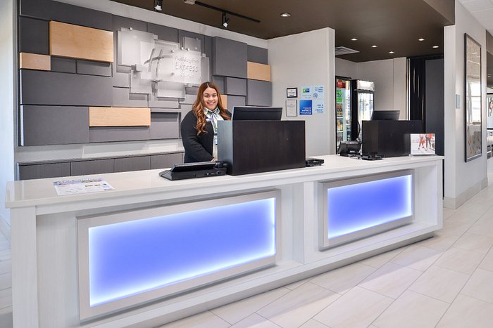 HOLIDAY INN EXPRESS & SUITES LEE'S SUMMIT - KANSAS CITY, AN IHG HOTEL -  Updated 2023 Prices & Reviews (MO)
