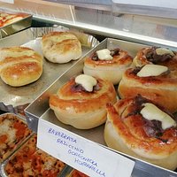 Ottima rosticceria da asporto dove poter gustare buonissimi prodotti della gastronomia tipica si