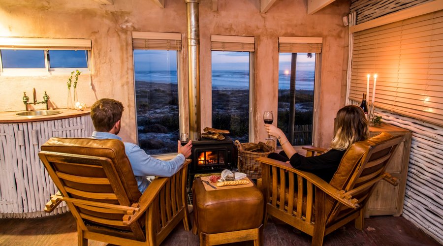 Oppiduin suite. Enjoy a glass of wine in front of the fire, while gazing at the ocean. 