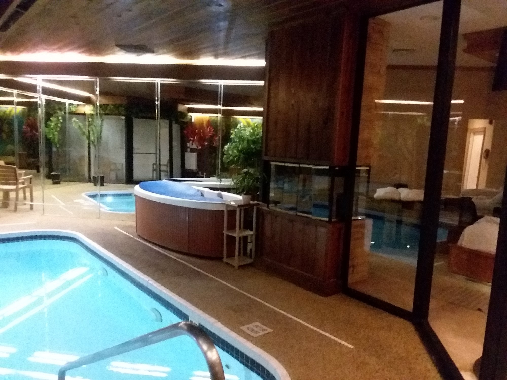 SYBARIS MEQUON (AU$210): 2022 Prices & Reviews (WI) - Photos of ...