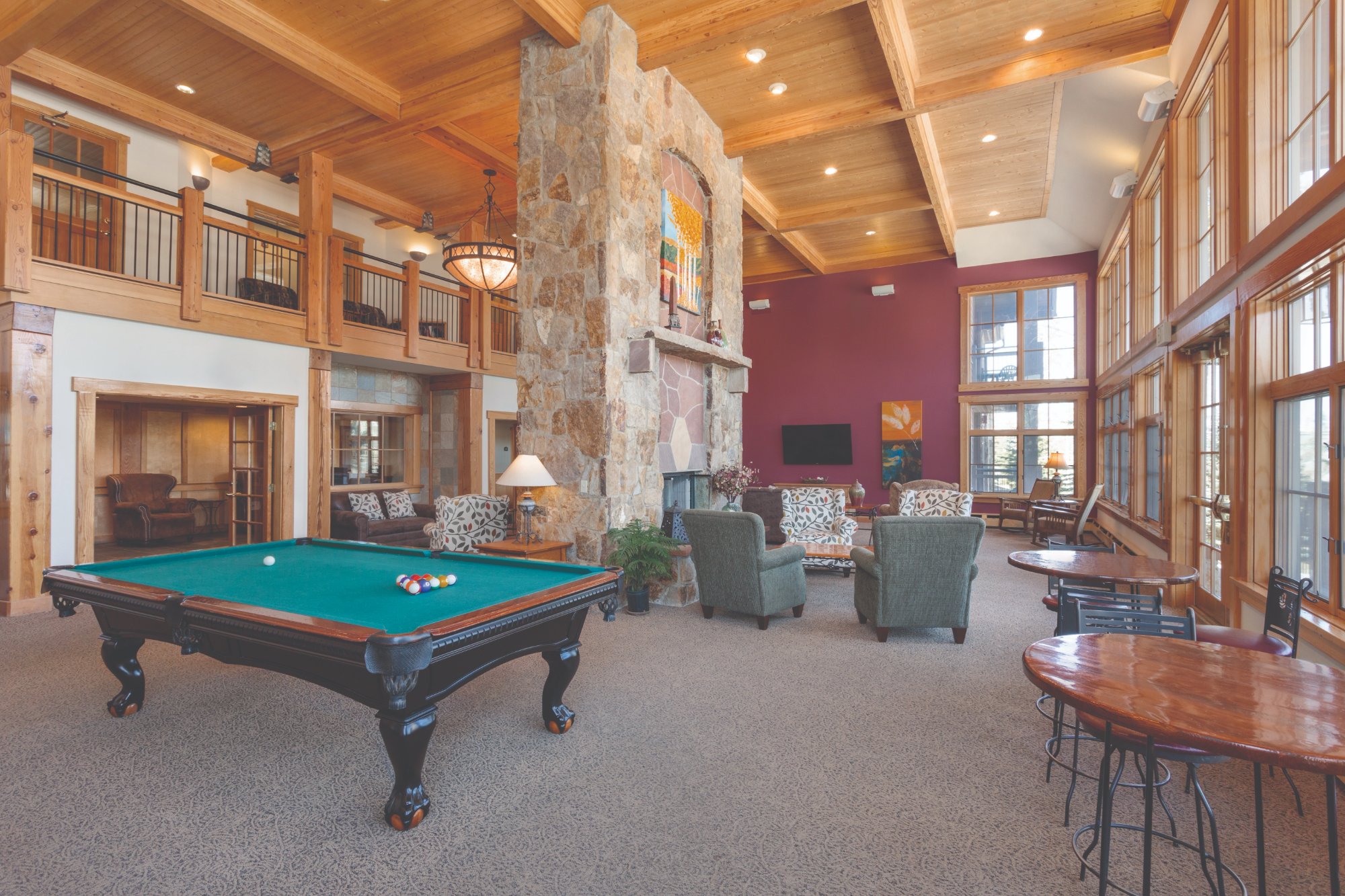 Hotel photo 3 of Grand Timber Lodge.