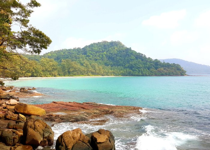 Klong Hin Bay and way to the second beach