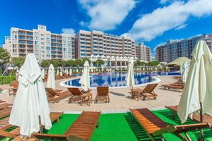 Piscina e praia