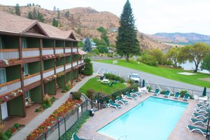 Pool & Beach