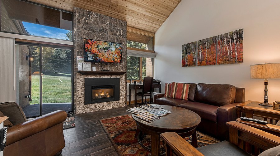 Park Avenue Condominiums by CooperWynn Property Management. One to Four Bedroom Park City rentals.