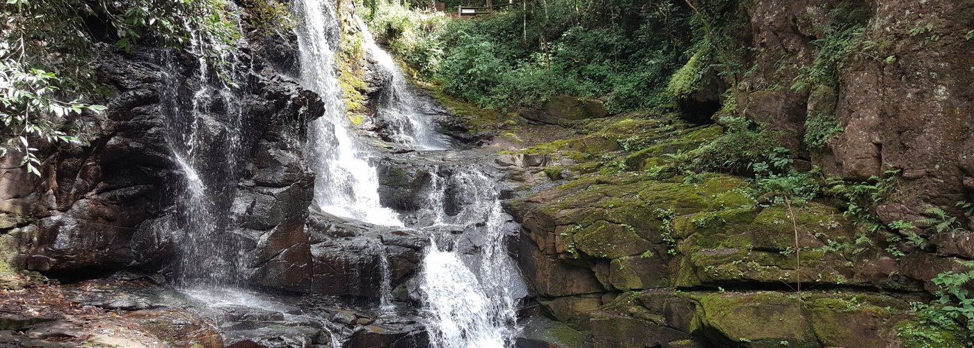 En uno de los senderos, Salto Horacio