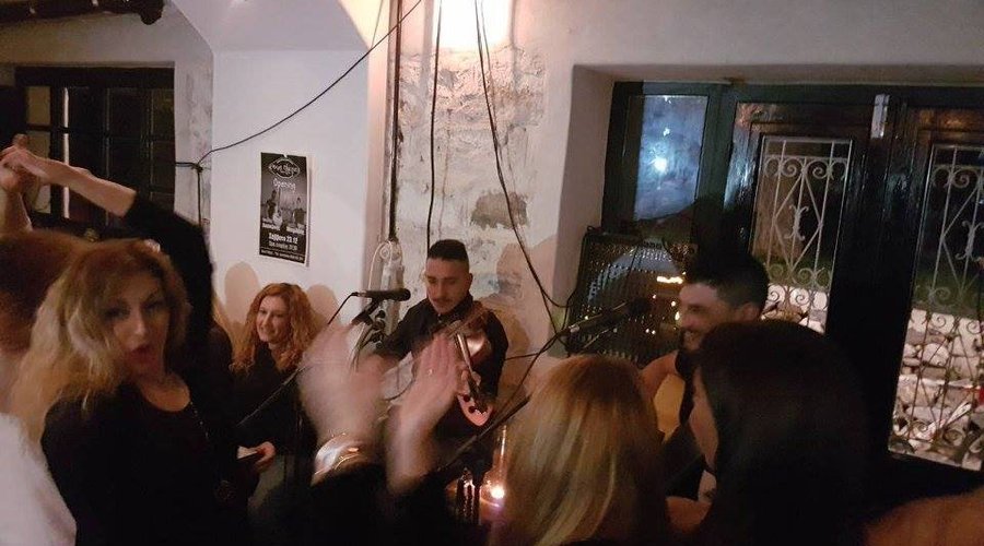 Στα ορεινά της Νάξου σας περιμένουμε για φαγητό, ποτό και διασκέδαση με live μουσική!
