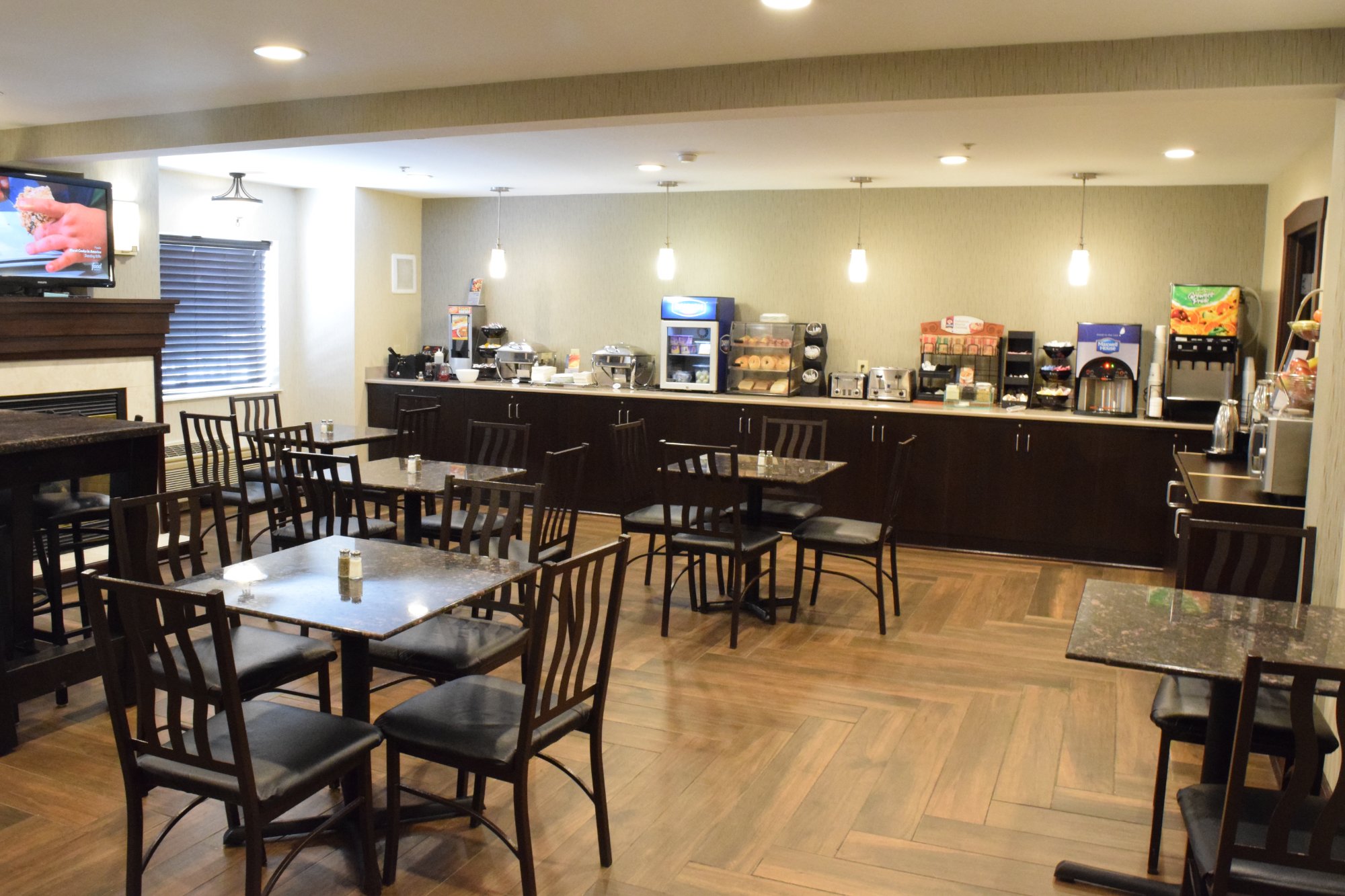 Hotel photo 10 of Best Western Crown Inn & Suites.