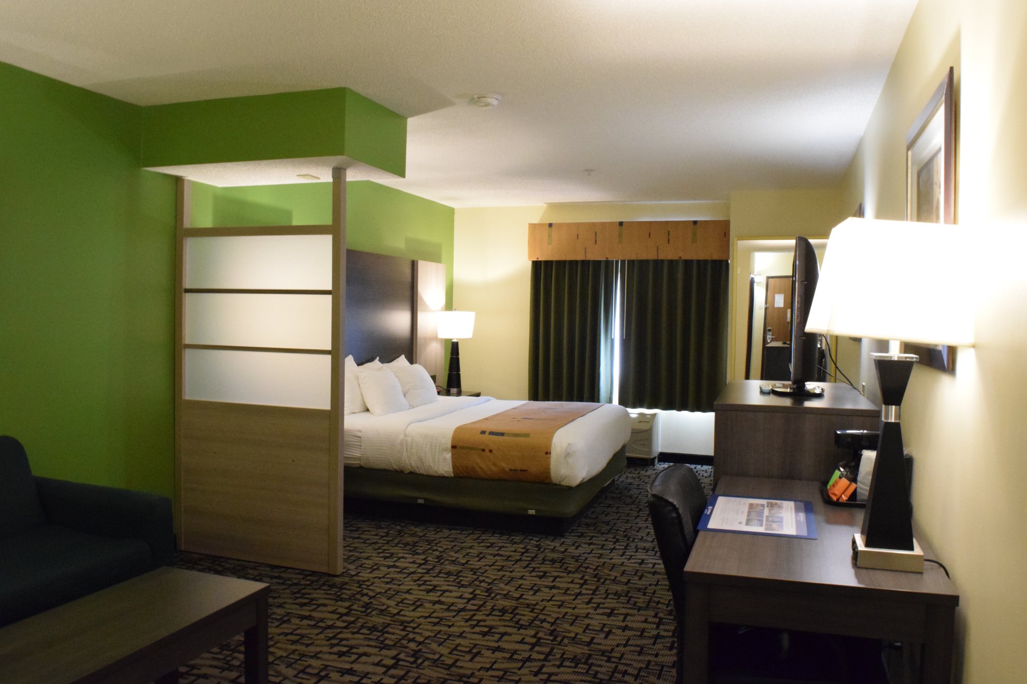Hotel photo 35 of Best Western Crown Inn & Suites.