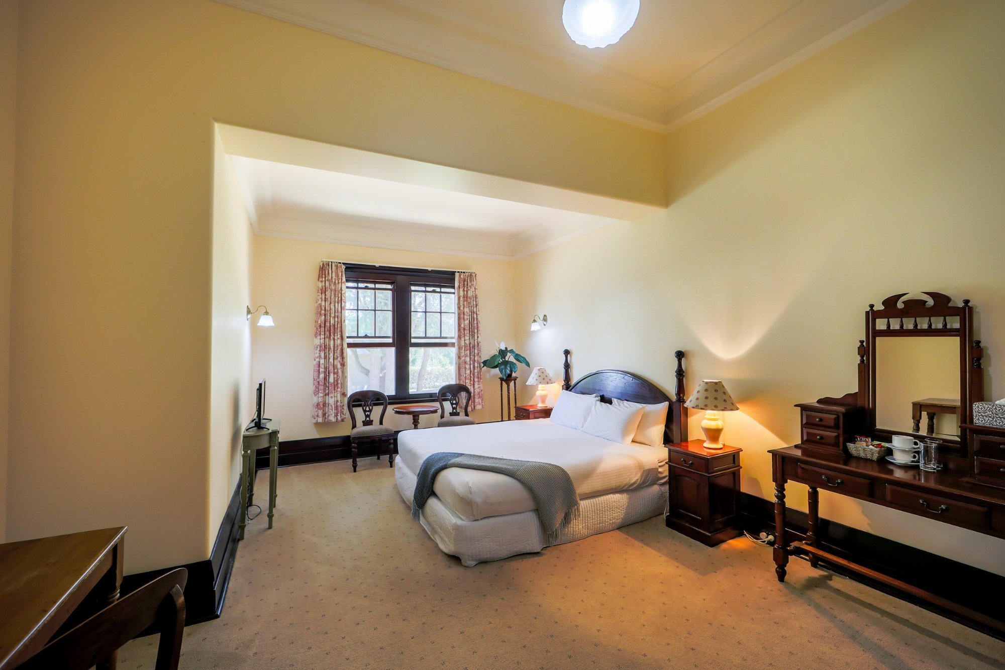 Petersons Armidale Winery & Guesthouse by null
