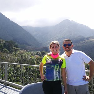 Vista de las montañas de Alajuelita desde Ibux.. 