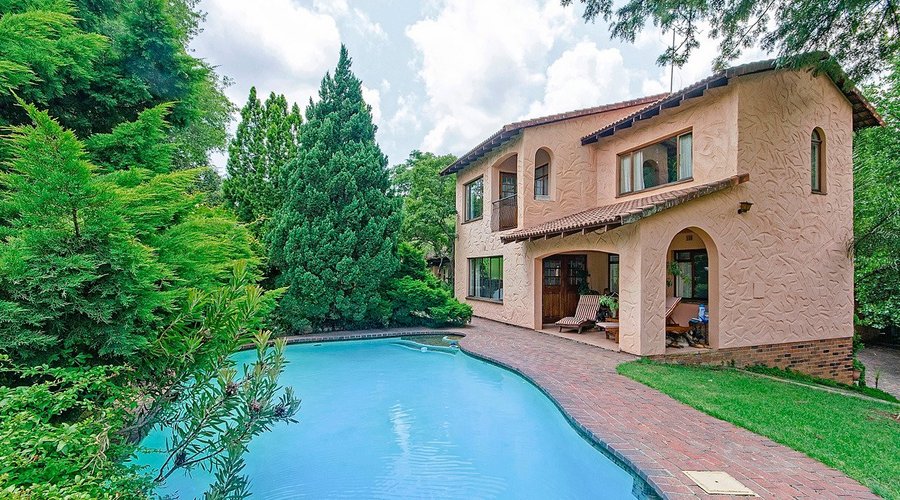 1 Acre of trees and beautiful garden