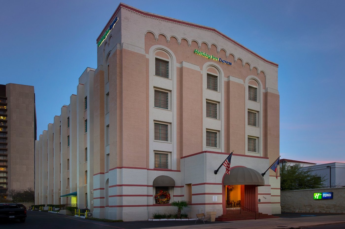 HOLIDAY INN EXPRESS SAN ANTONIO N-RIVERWALK AREA, AN IHG HOTEL ...