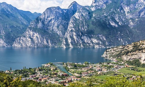 and one of the most beautiful place in this world ! Lake Garda!