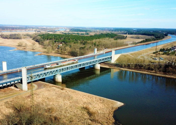 Elbe und Elbe Havel Kanal kreuzen sich