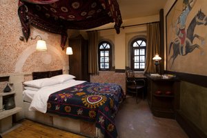 Room & Suite