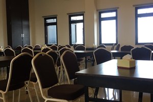 Pusat Bisnis & Ruang Acara